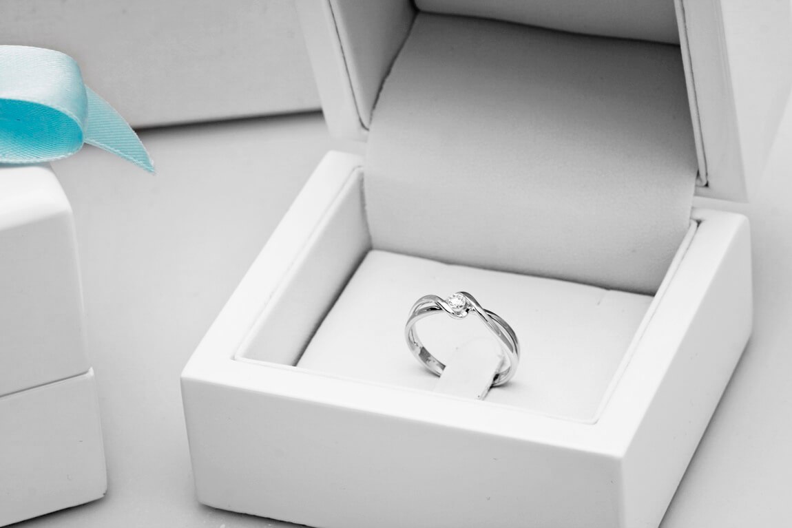 Złoty pierścionek PBD1410 - Diament